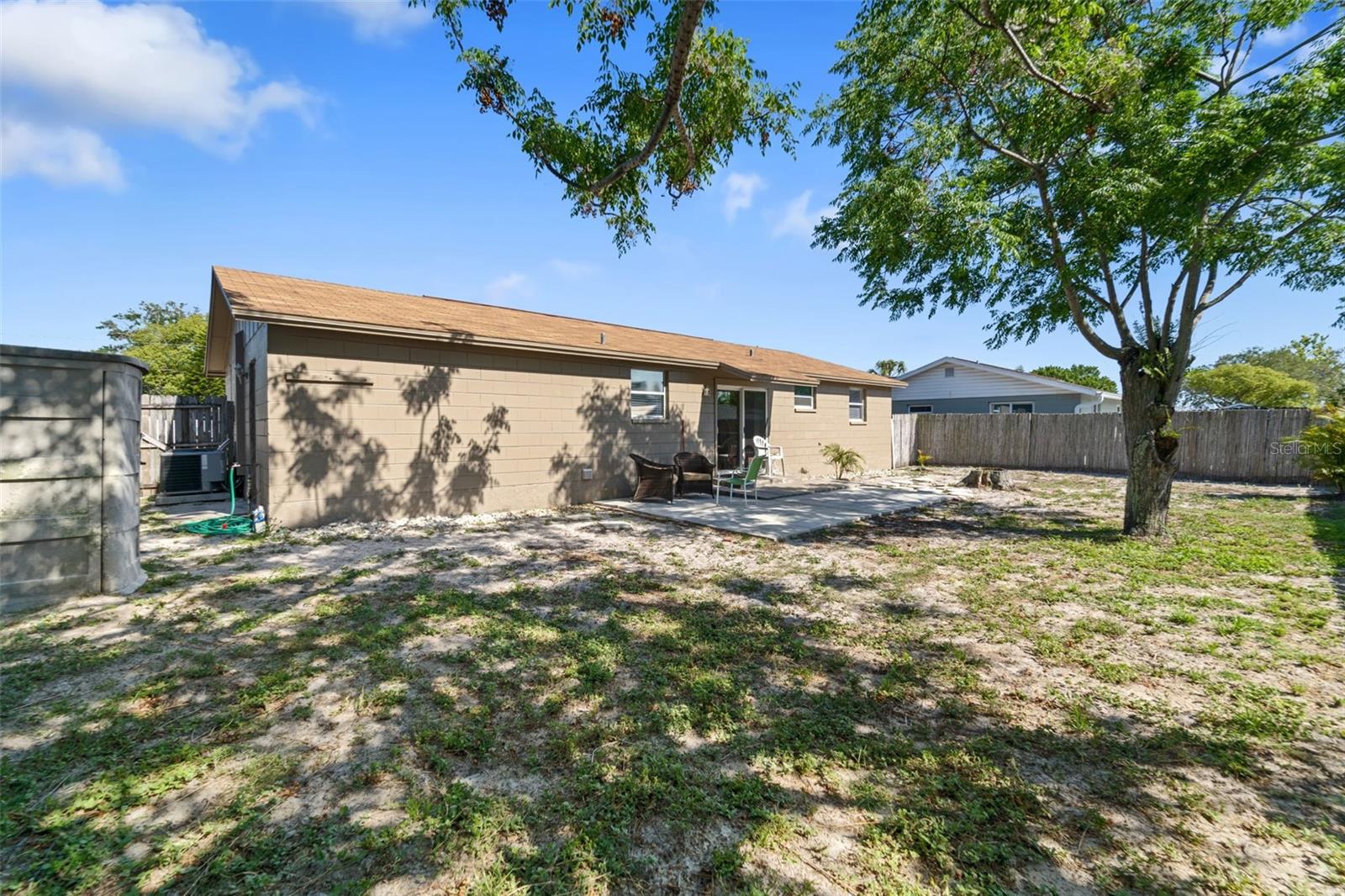 8753 SAINT REGIS LN