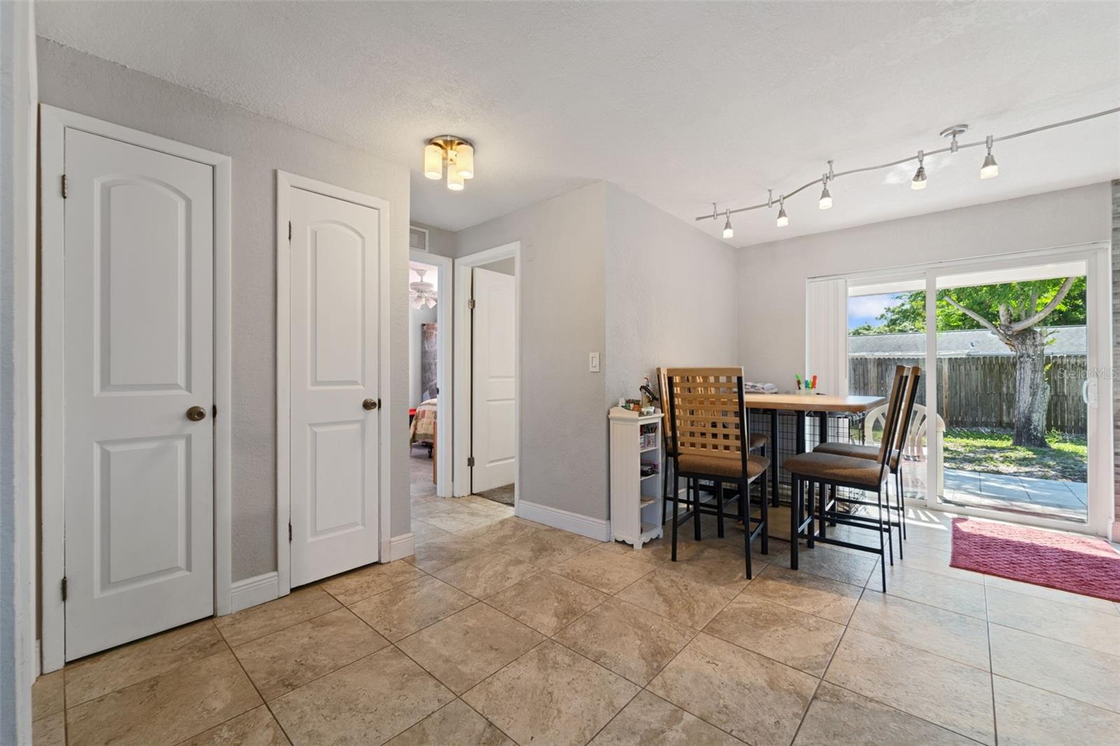 8753 SAINT REGIS LN