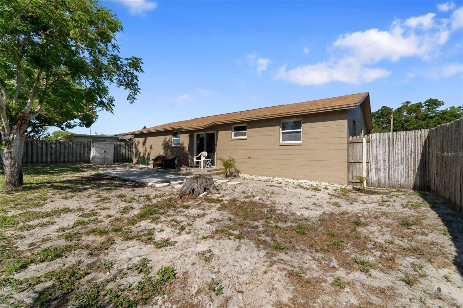 8753 SAINT REGIS LN