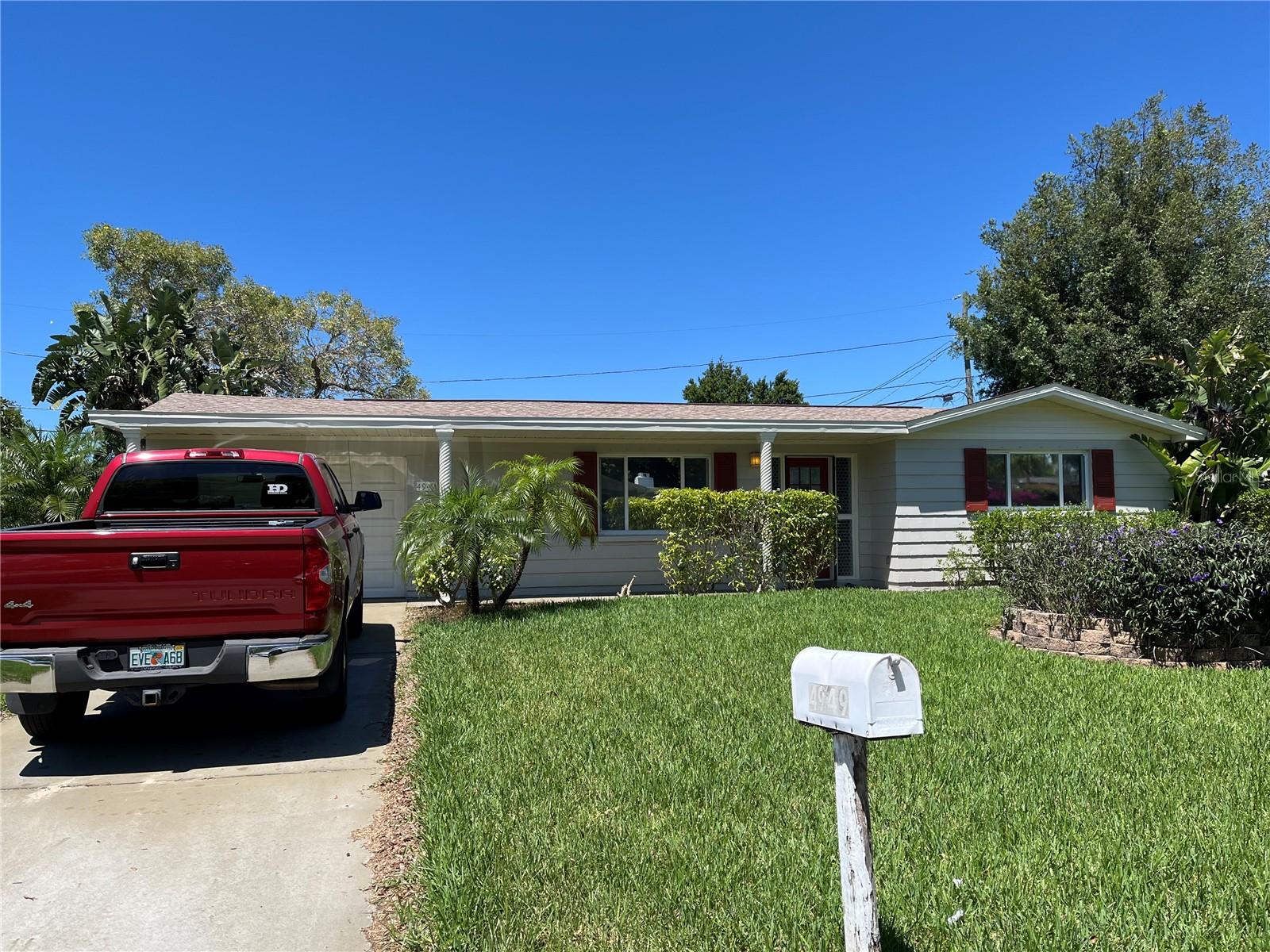 4949 MANOR DR