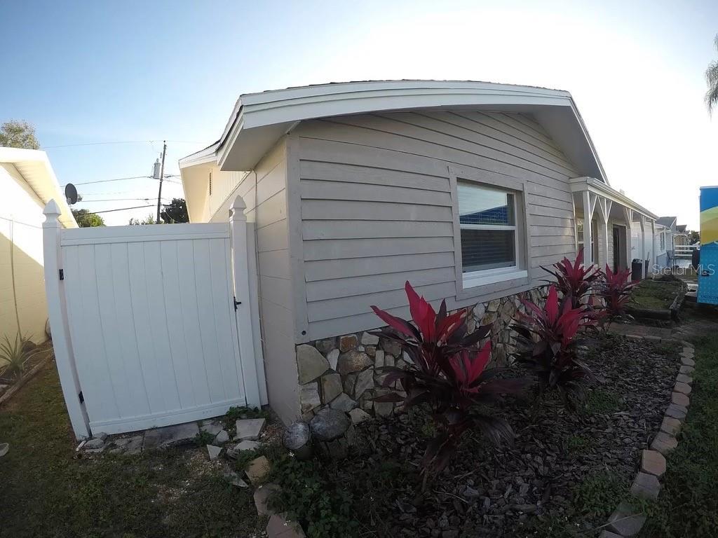 4916 SALEM DR
