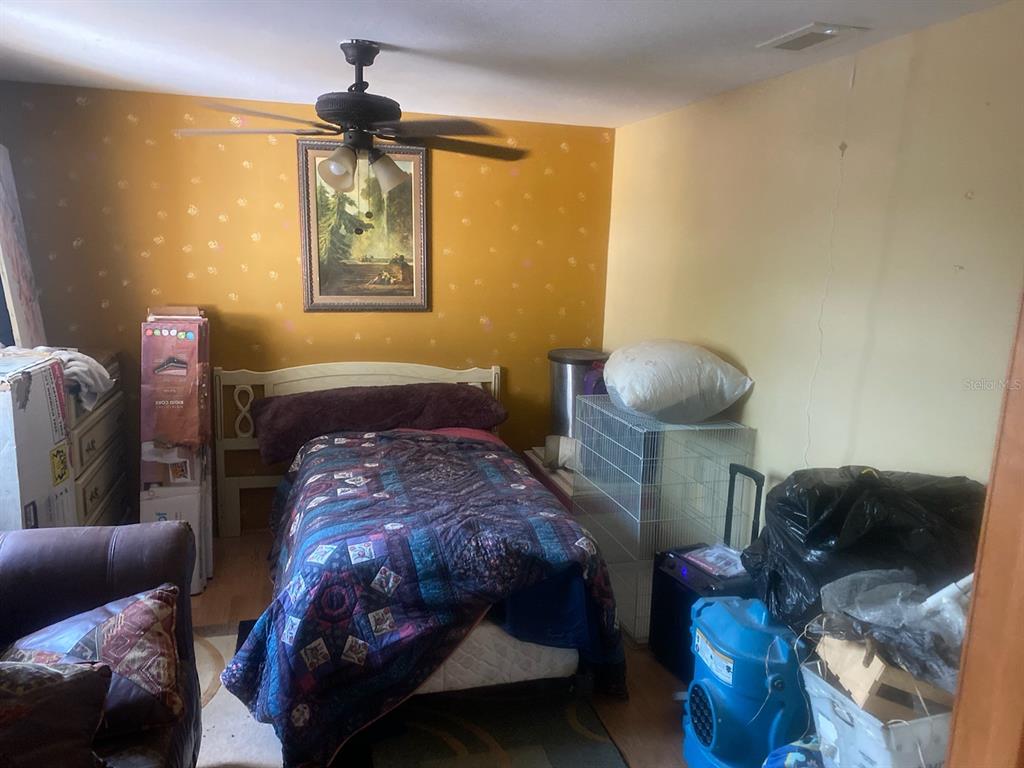 7809 WAXWOOD DRIVE