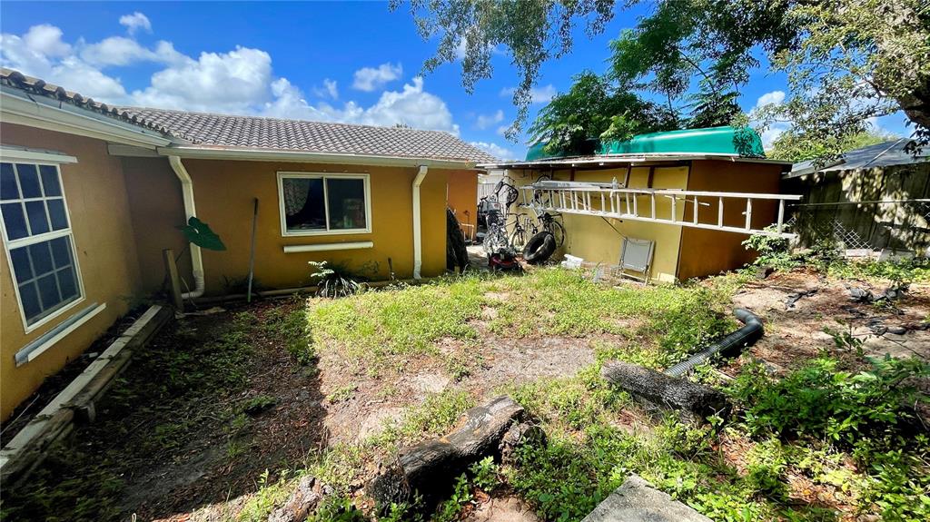 7809 WAXWOOD DRIVE