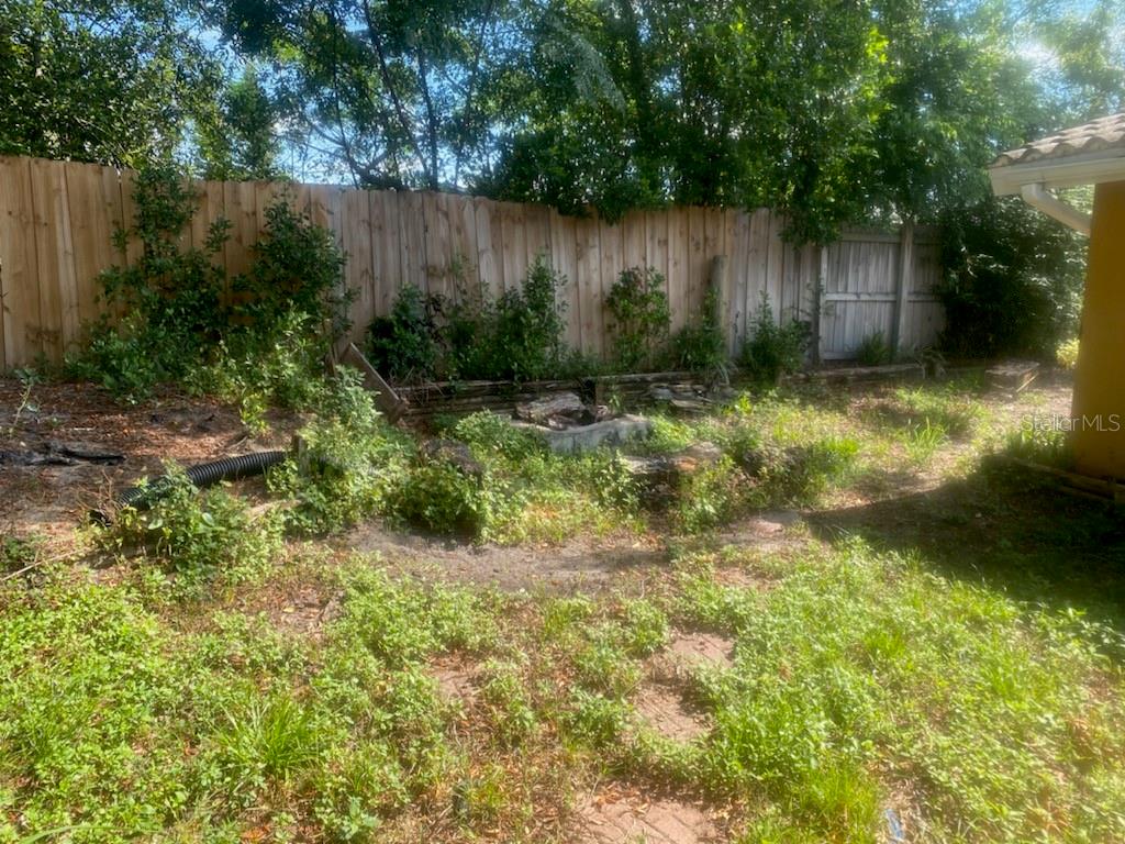 7809 WAXWOOD DRIVE