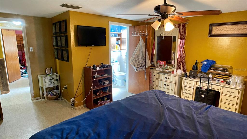 7809 WAXWOOD DRIVE