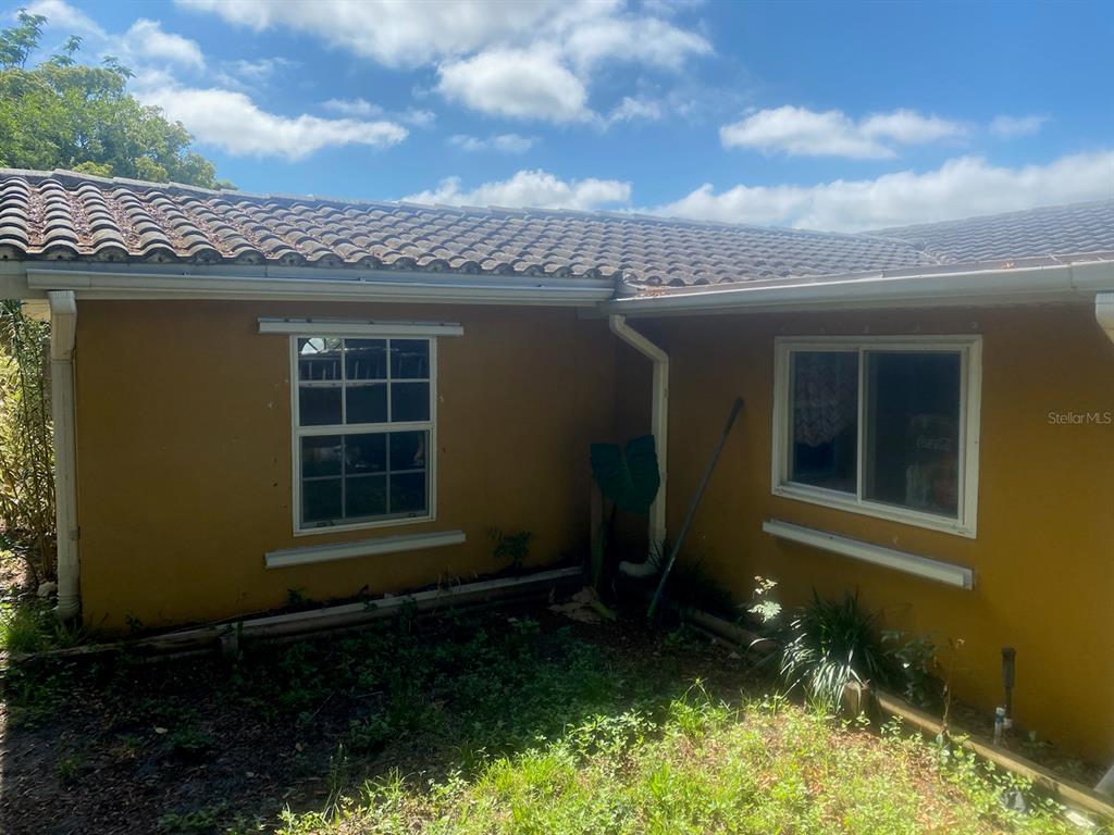 7809 WAXWOOD DRIVE