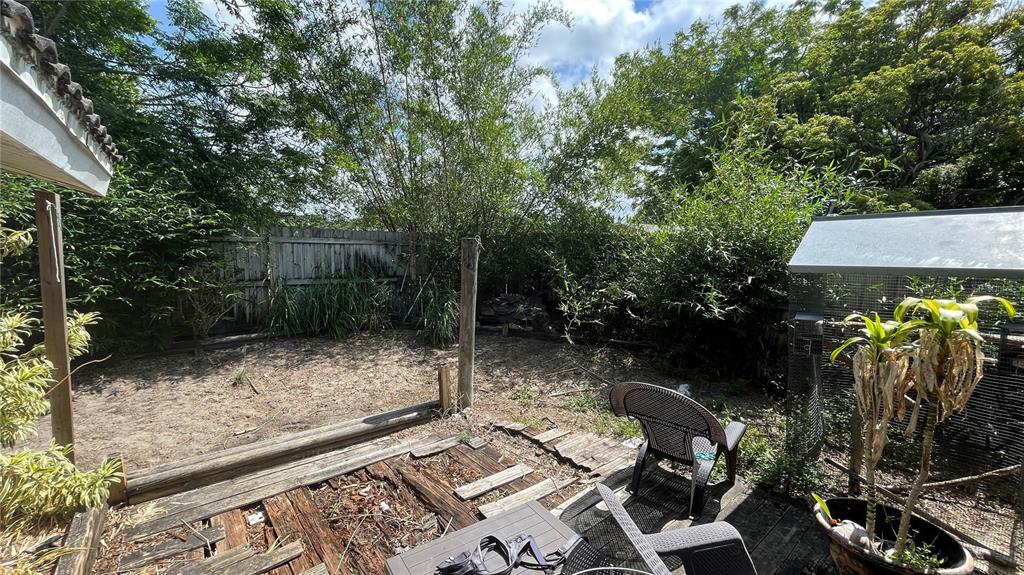 7809 WAXWOOD DRIVE