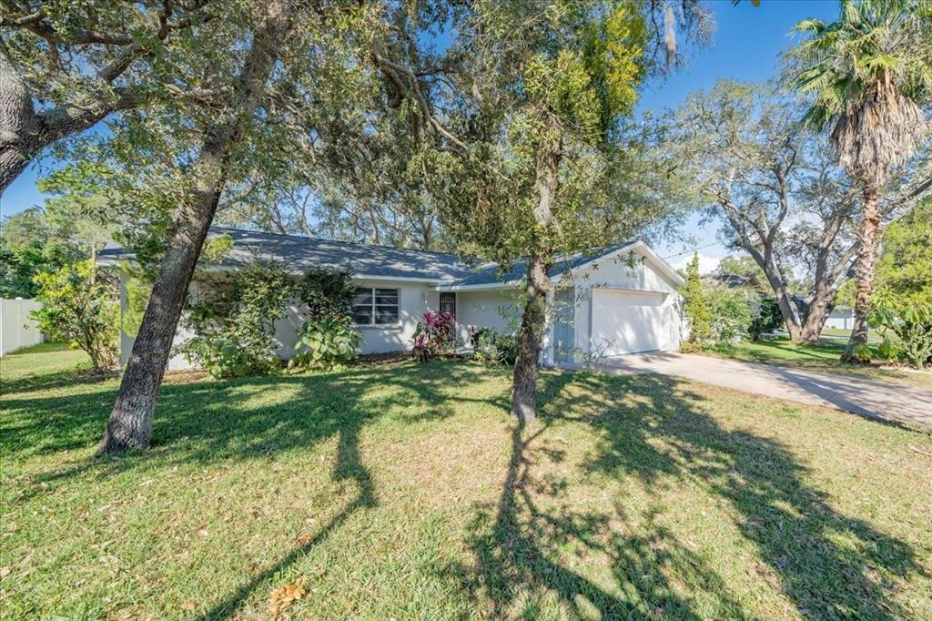 8153 ROYCREST LANE