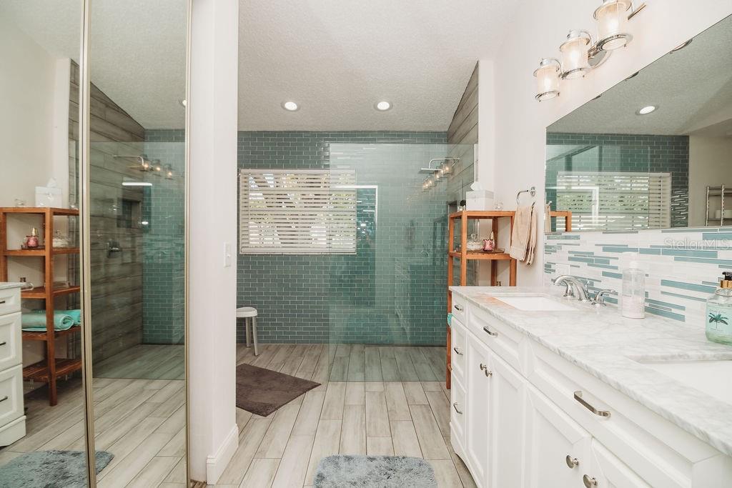 8526 BERKLEY DRIVE