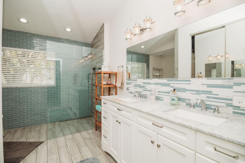 8526 BERKLEY DRIVE