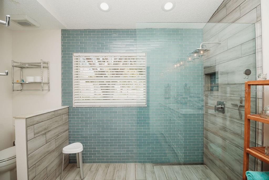 8526 BERKLEY DRIVE