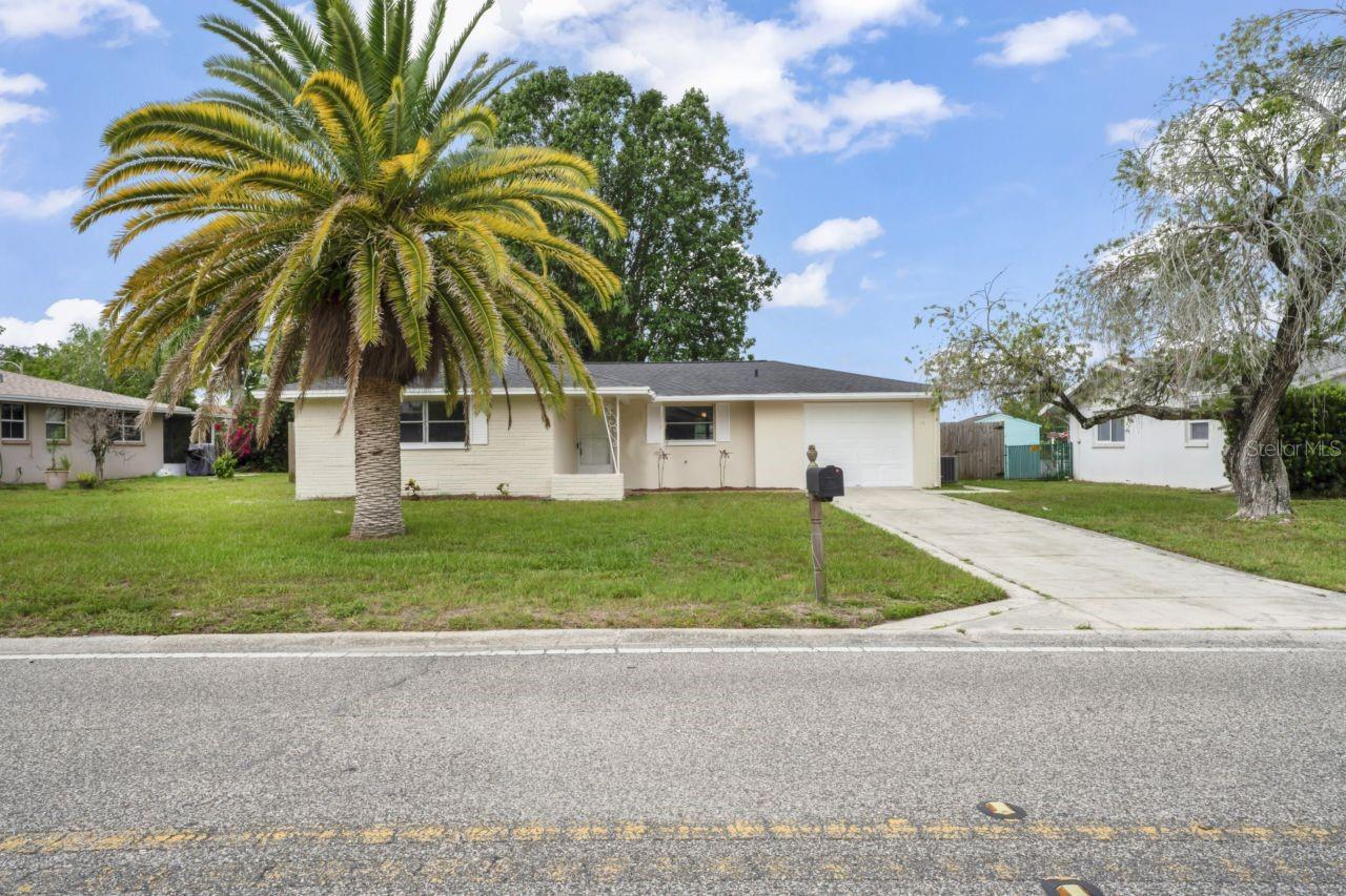 8020 LOTUS DR