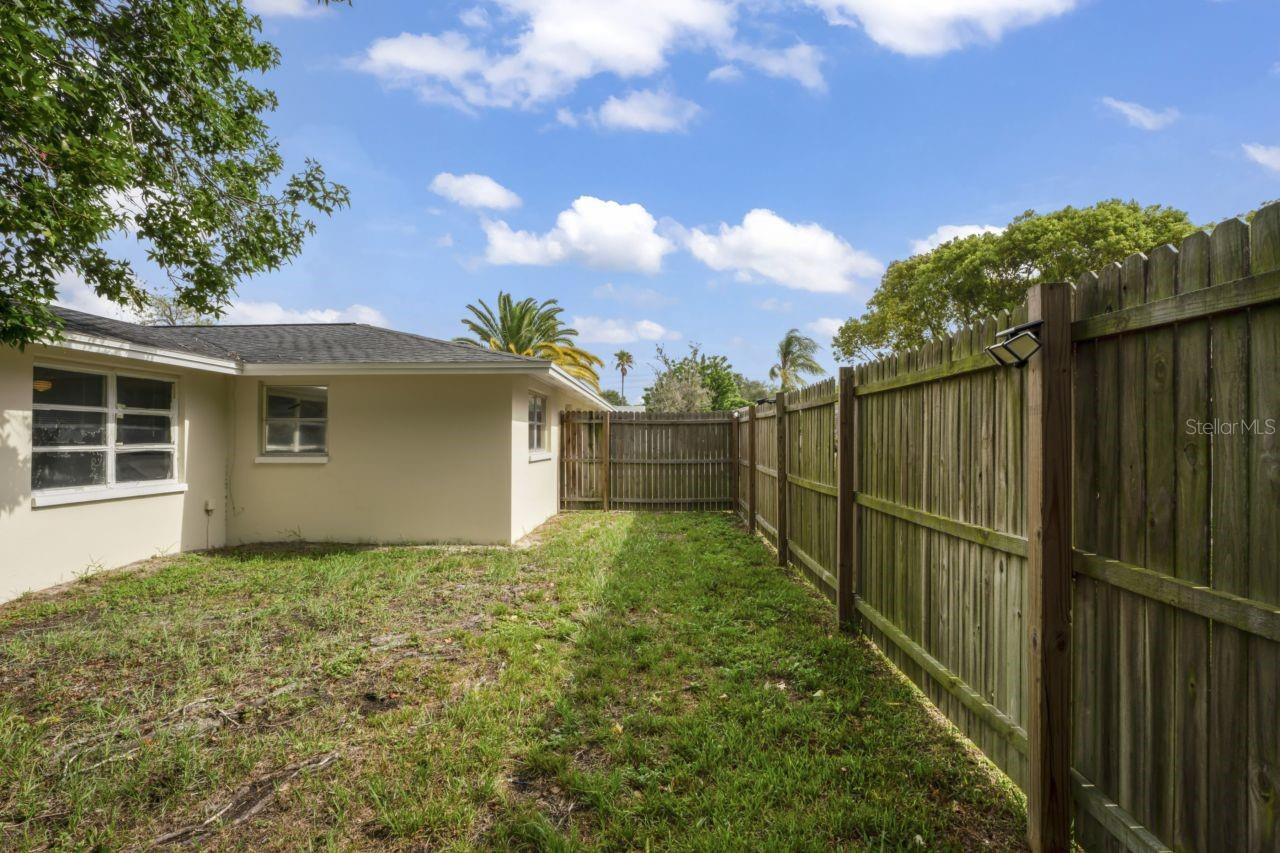 8020 LOTUS DR