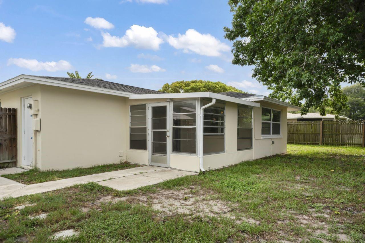 8020 LOTUS DR