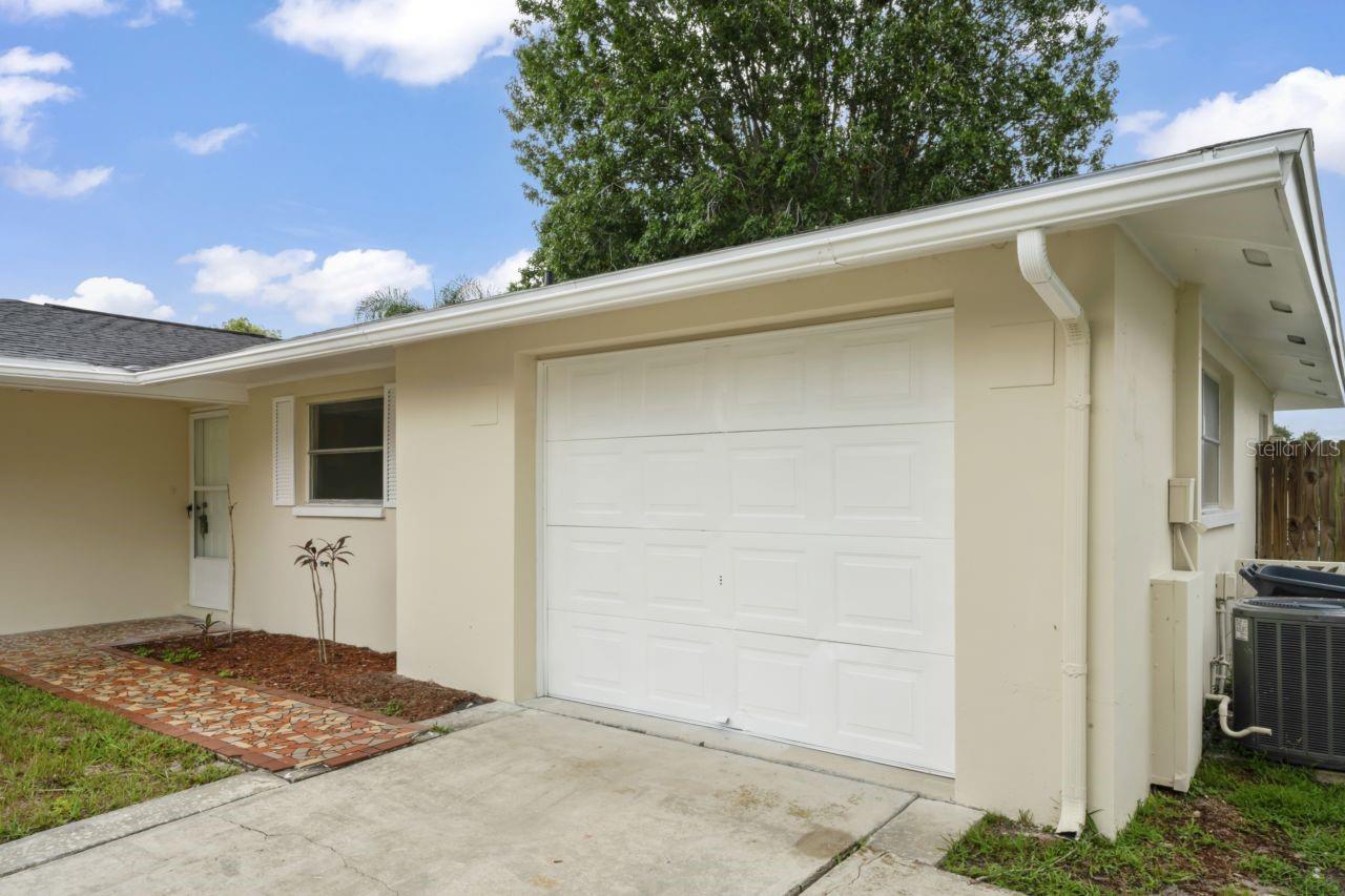 8020 LOTUS DR