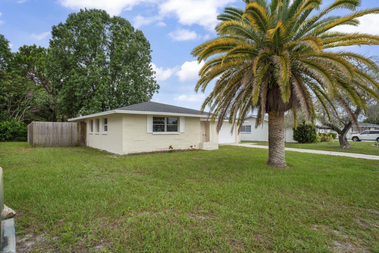 8020 LOTUS DR