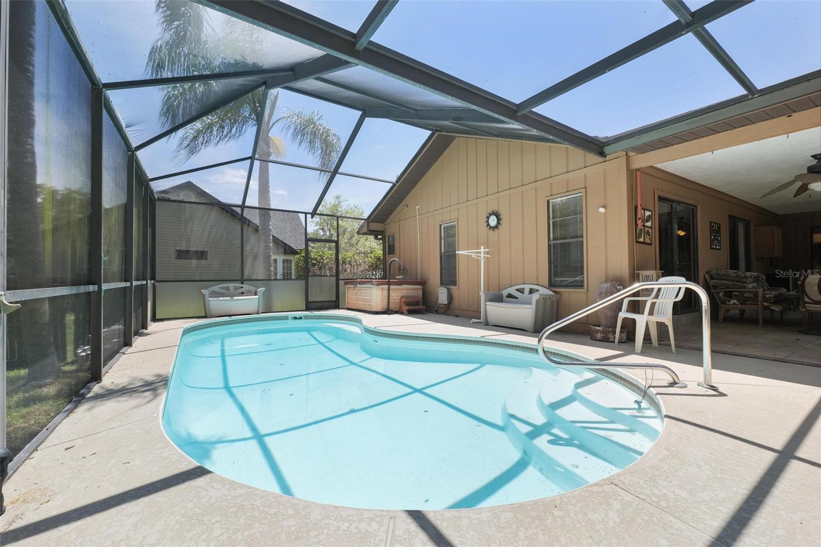 5939 LANTERN COURT