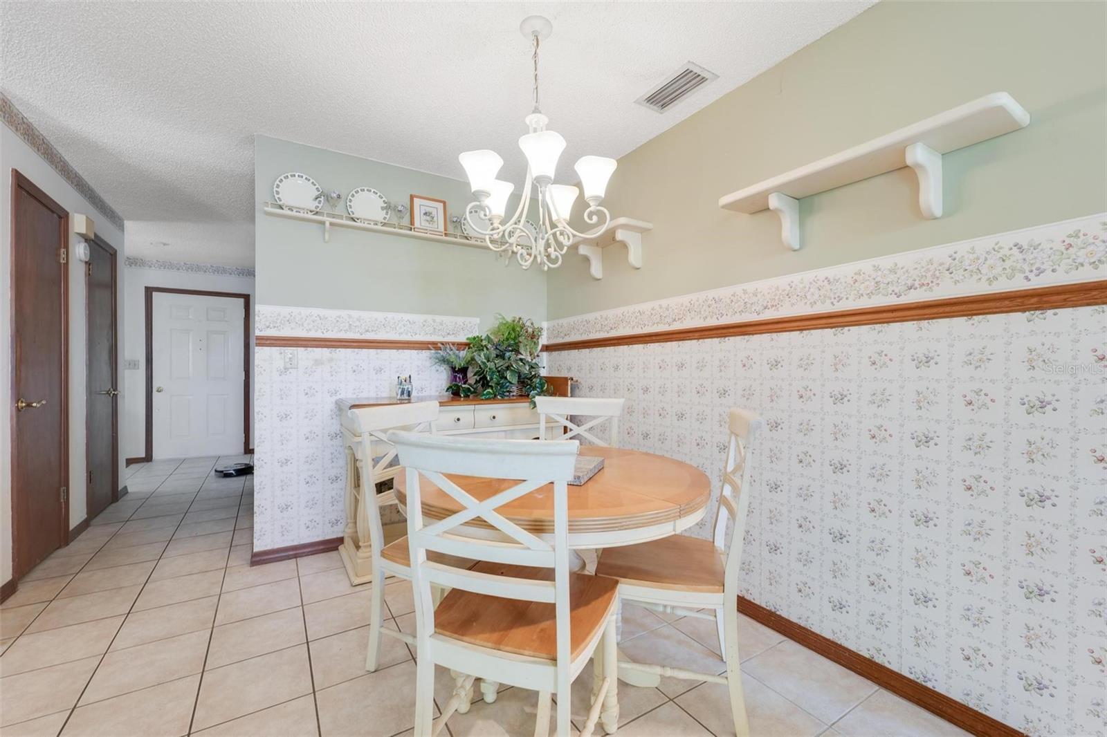 5939 LANTERN COURT