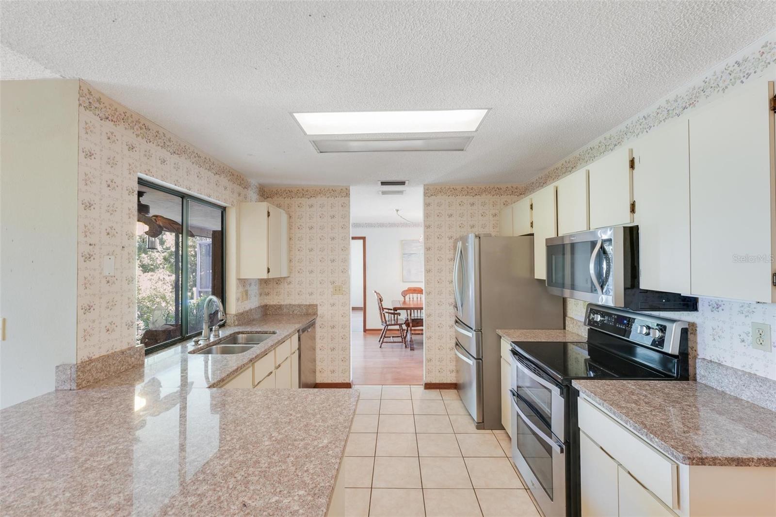5939 LANTERN COURT