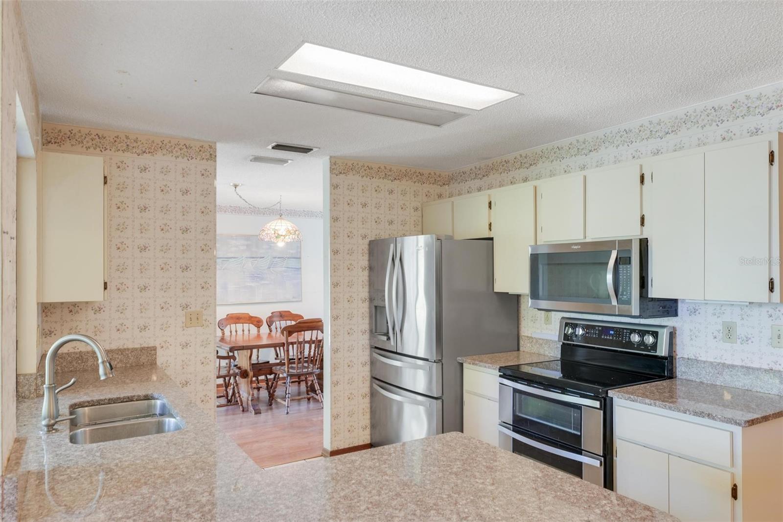 5939 LANTERN COURT