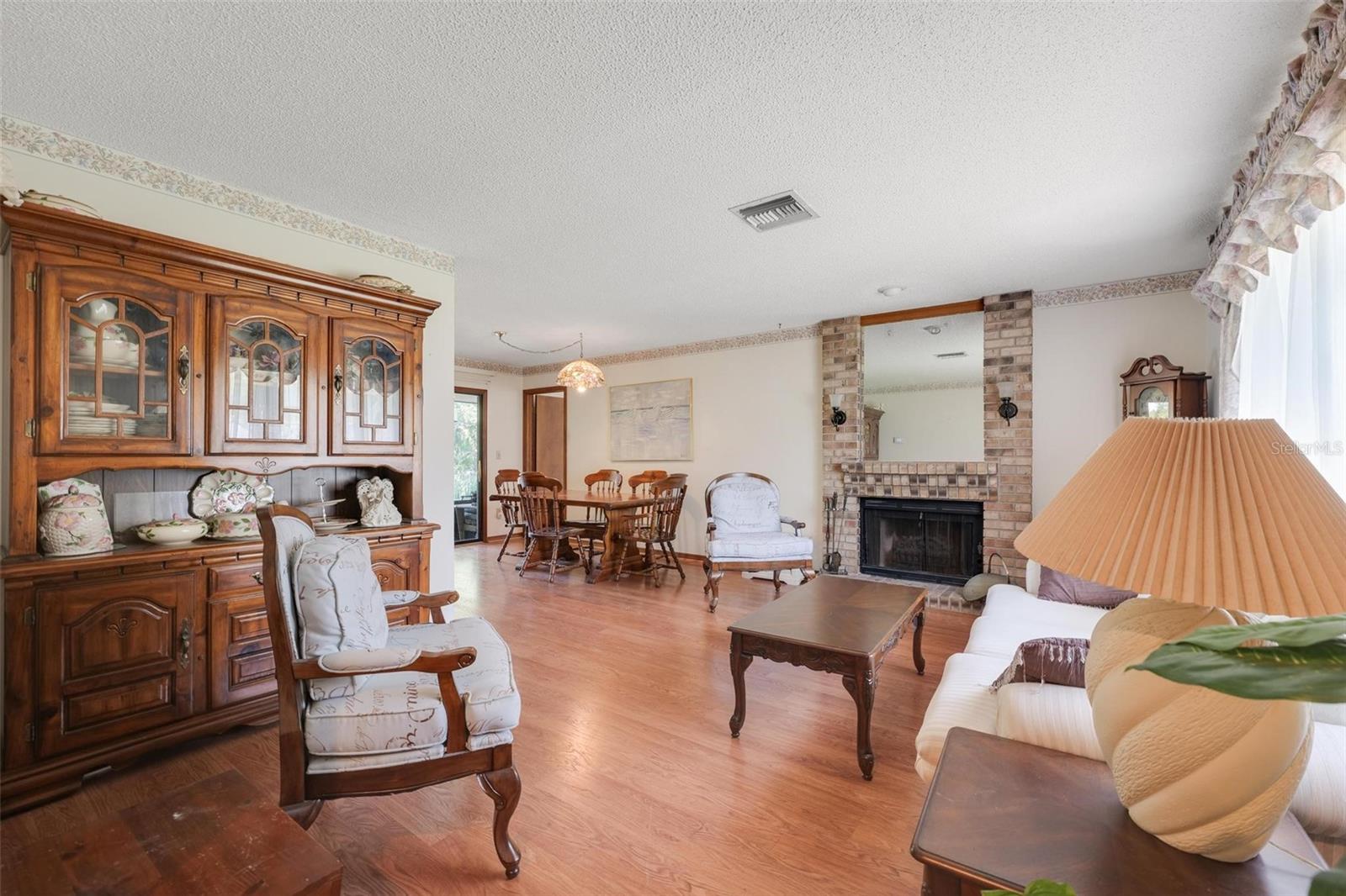 5939 LANTERN COURT