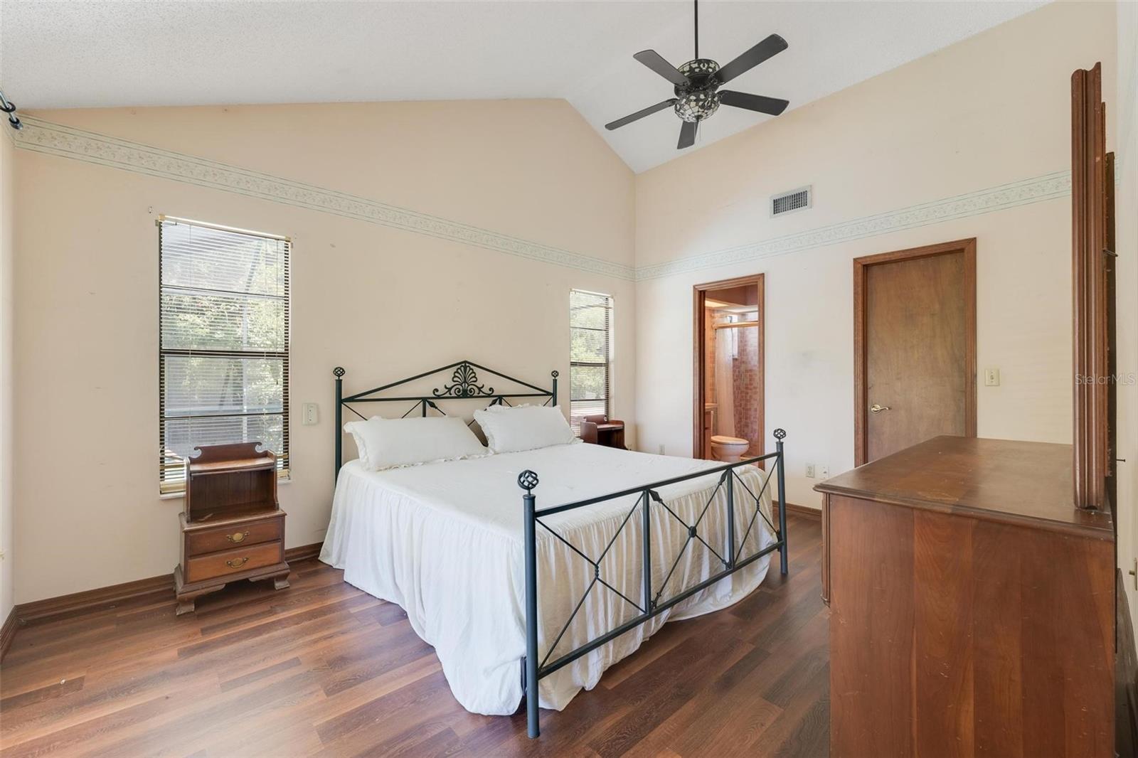 5939 LANTERN COURT