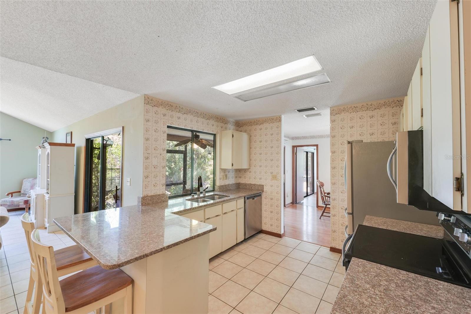 5939 LANTERN COURT
