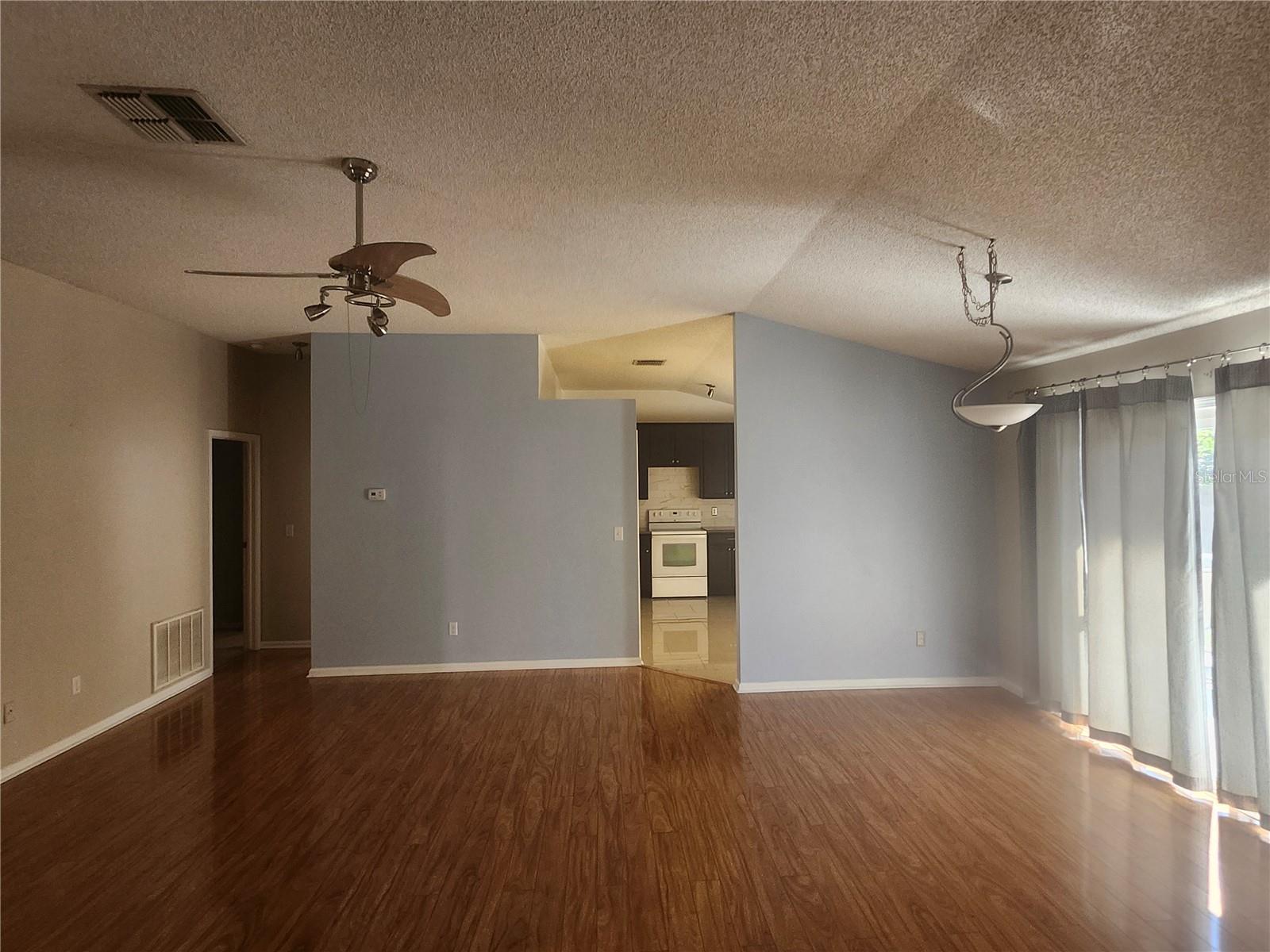 7125 SILVERWOOD DR