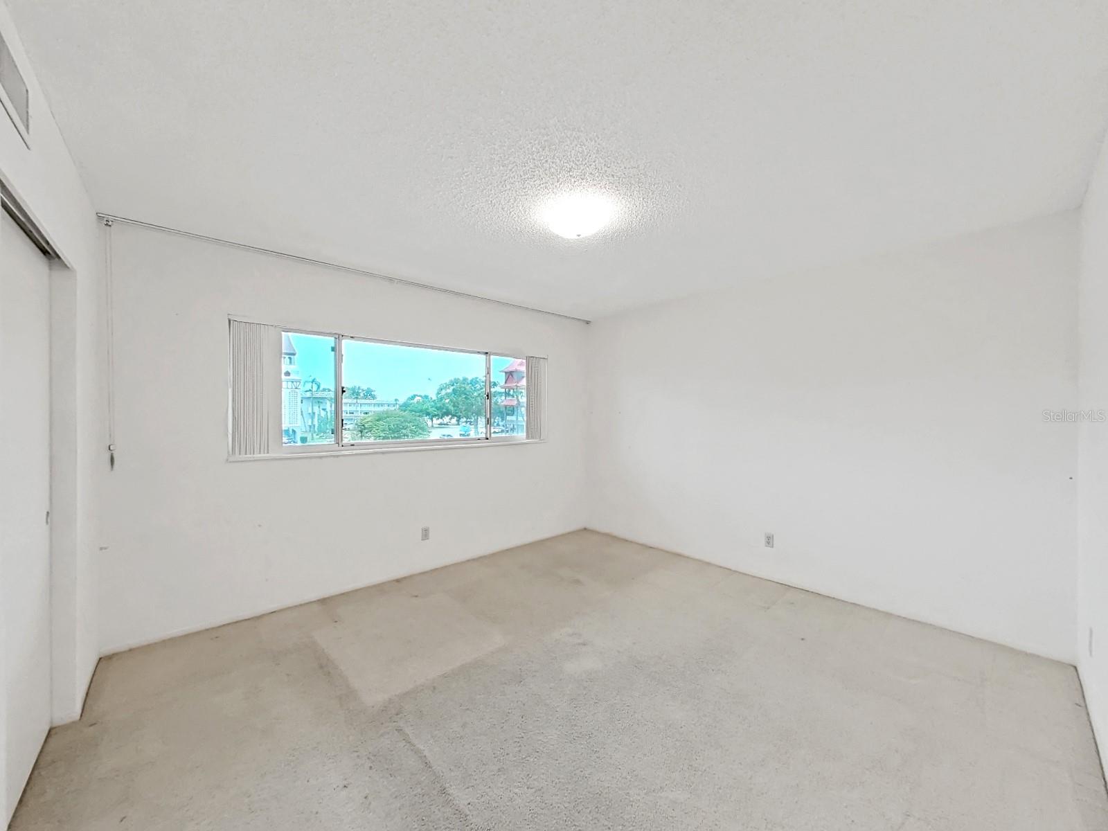 2402 ECUADORIAN WAY #40