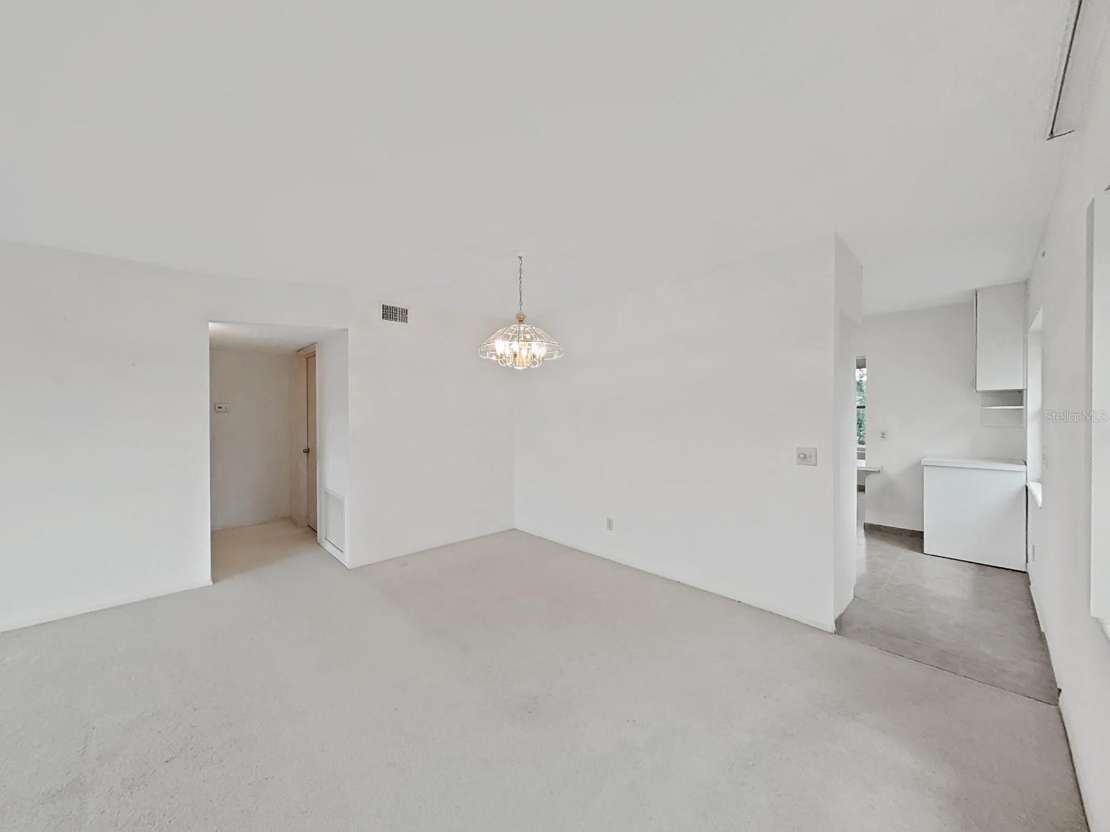 2402 ECUADORIAN WAY #40