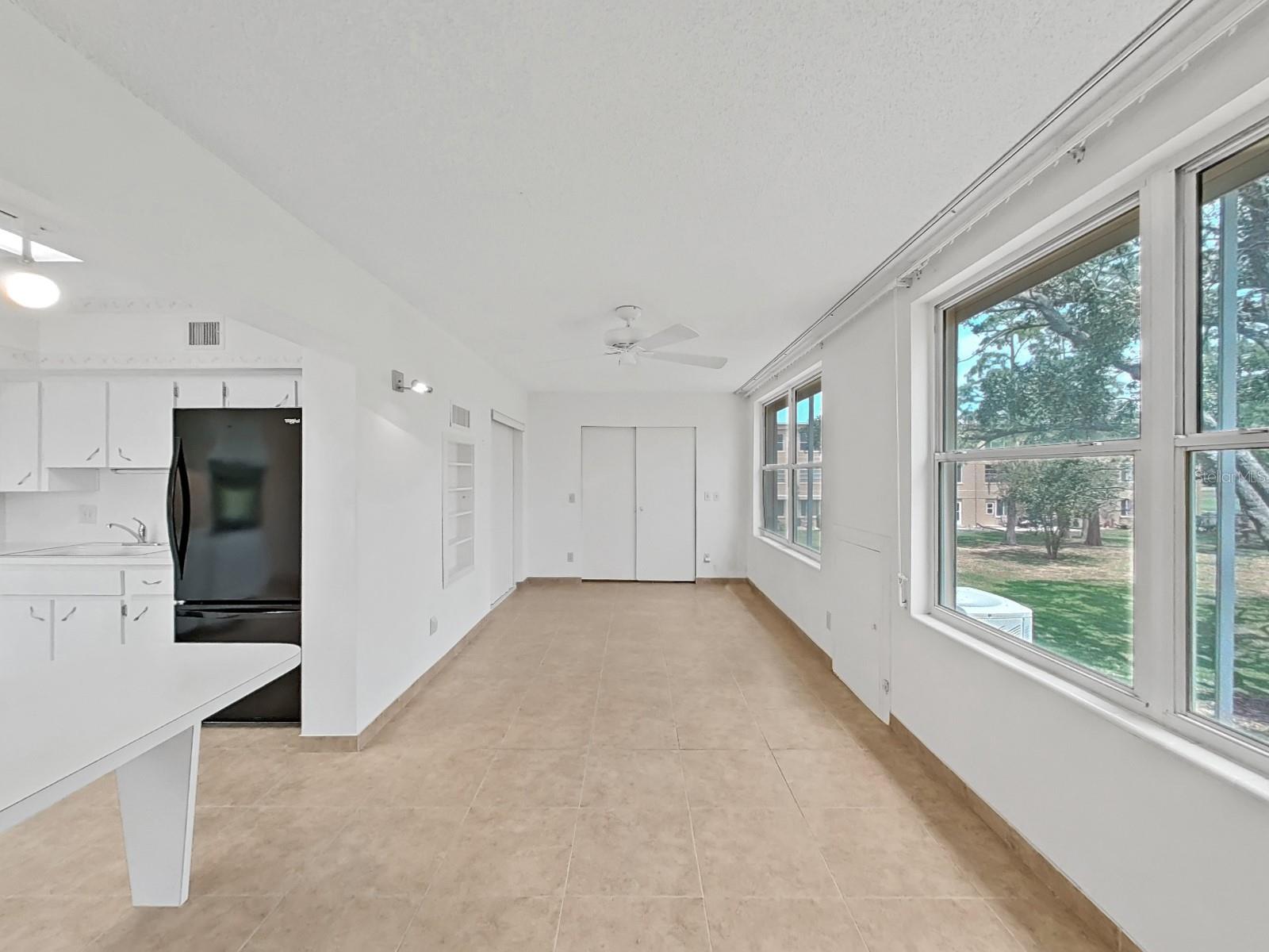 2402 ECUADORIAN WAY #40