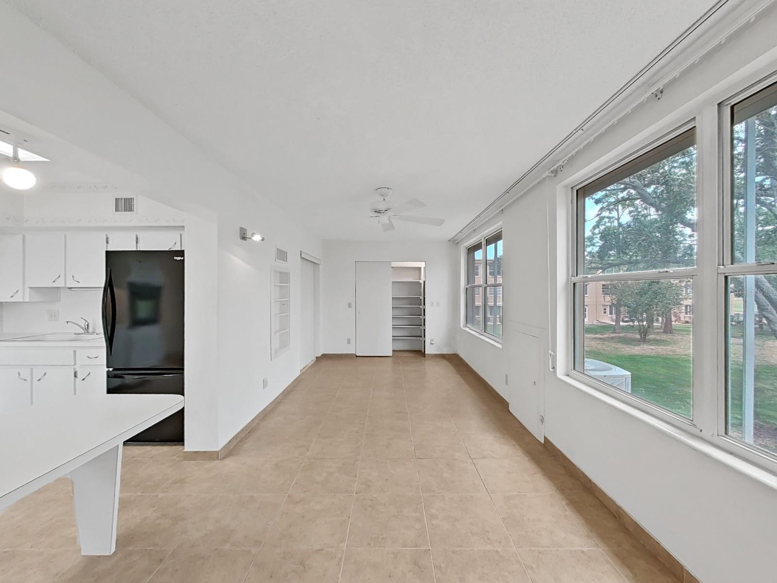 2402 ECUADORIAN WAY #40
