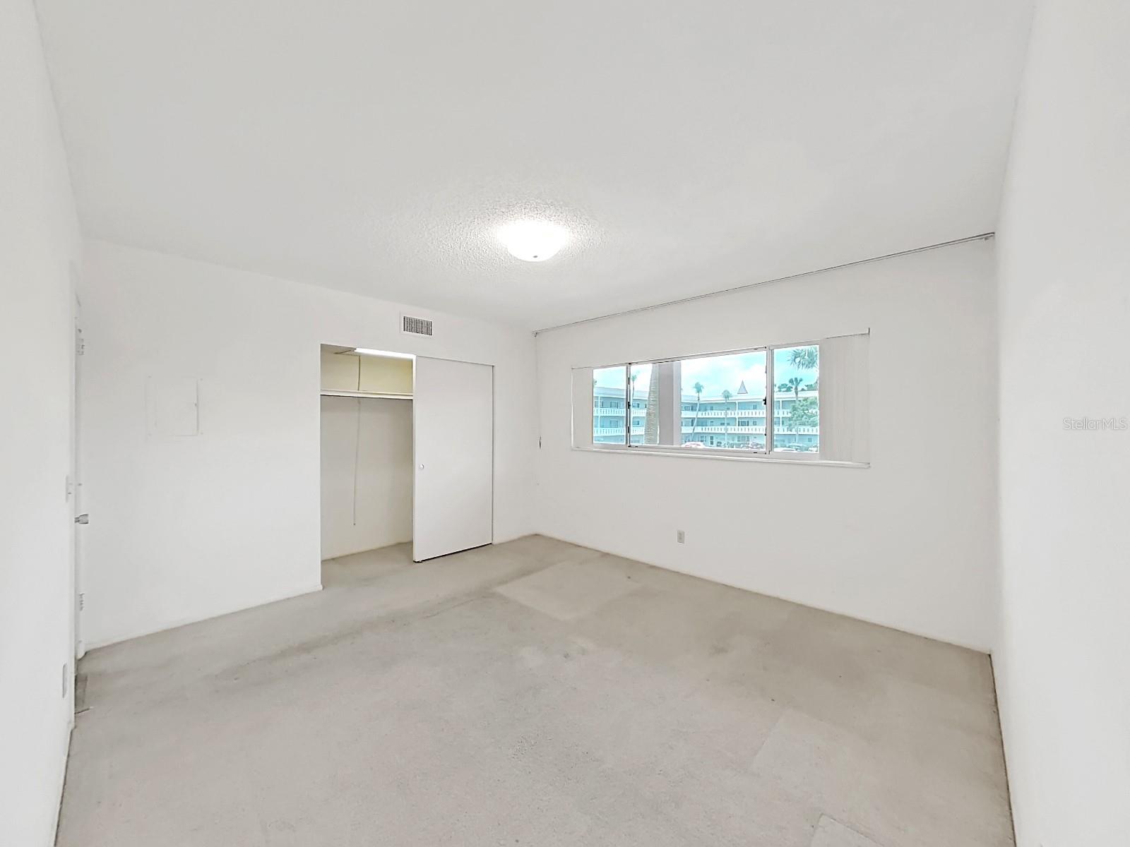 2402 ECUADORIAN WAY #40