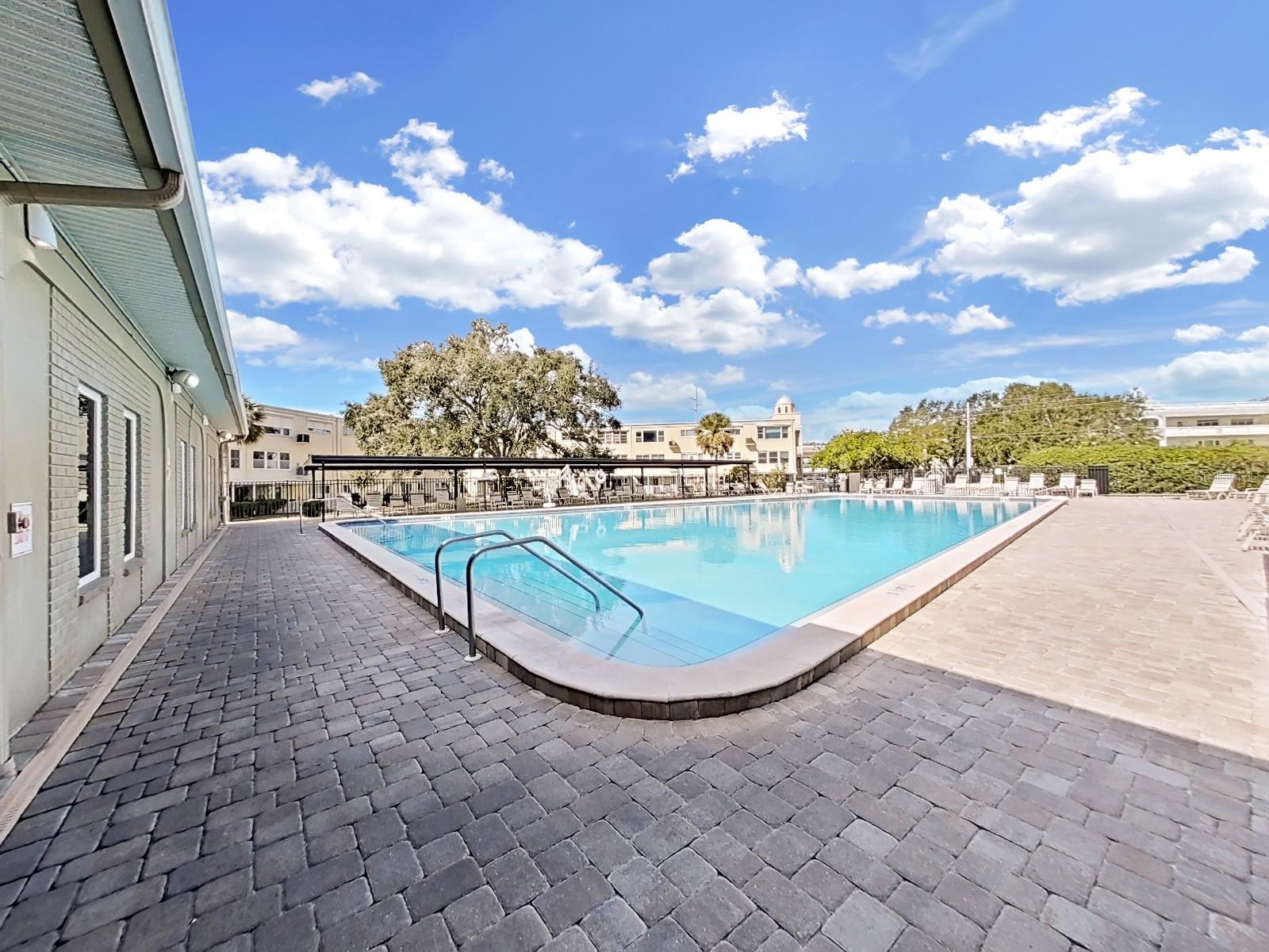 2402 ECUADORIAN WAY #40