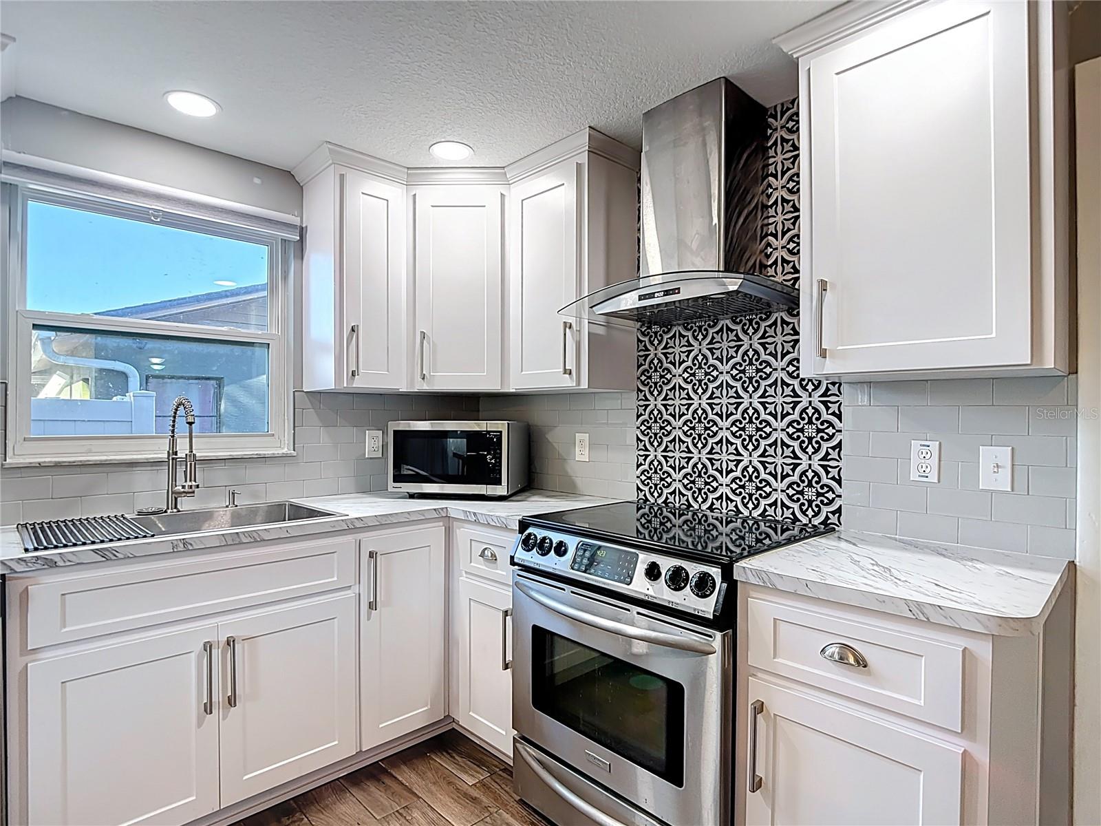 4077 RAMONA DR