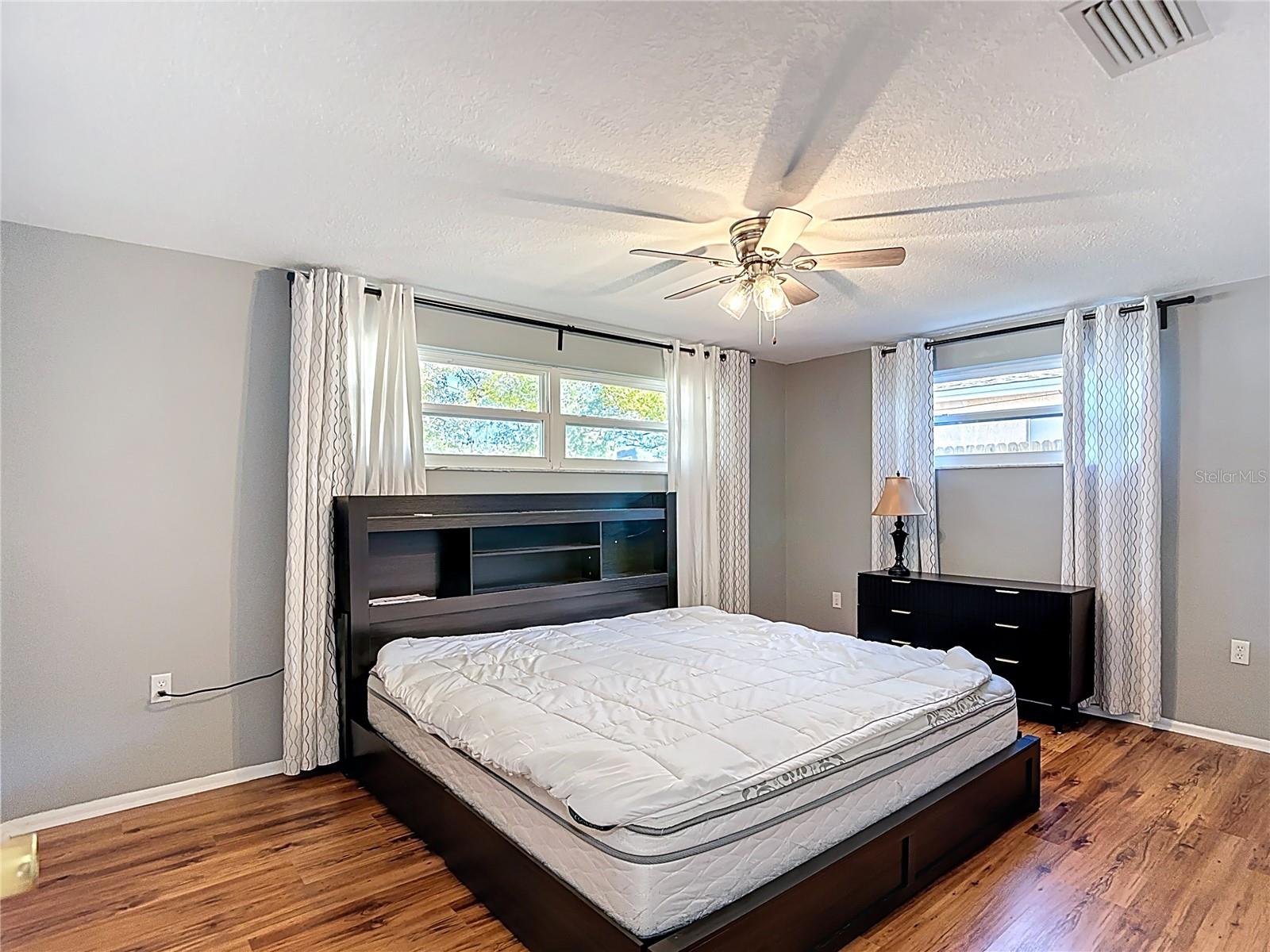 4077 RAMONA DR
