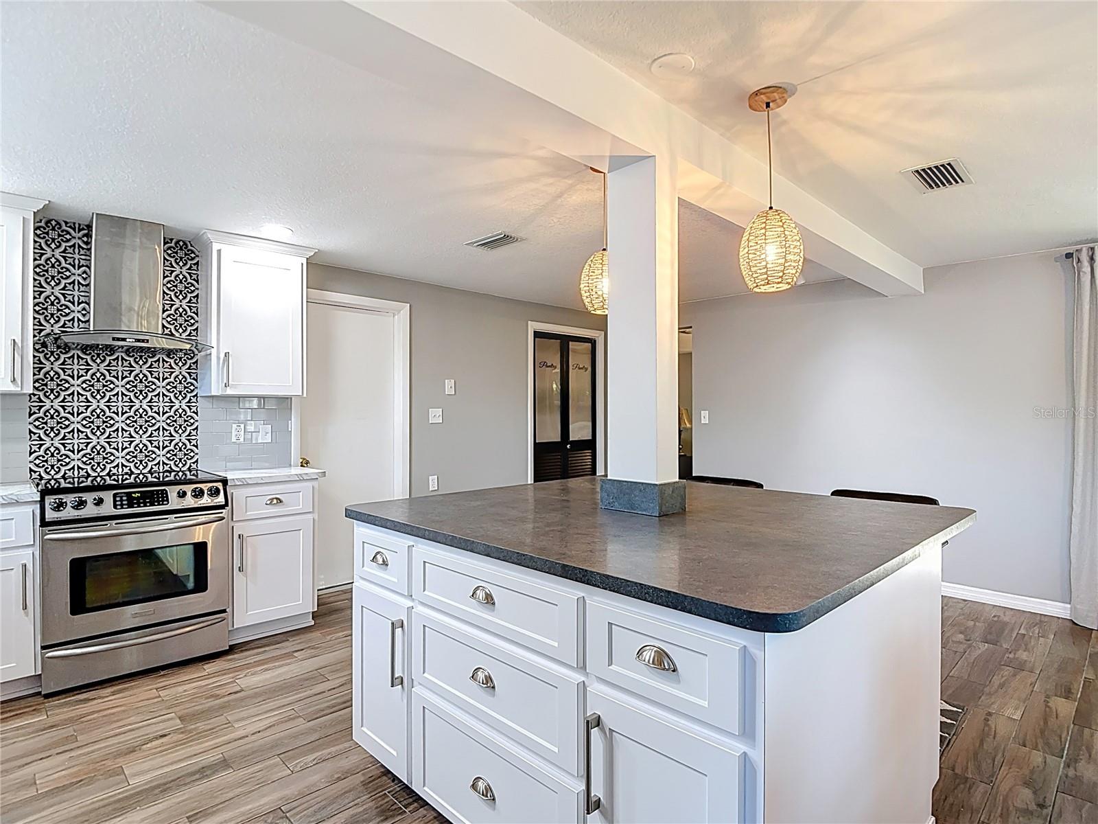 4077 RAMONA DR