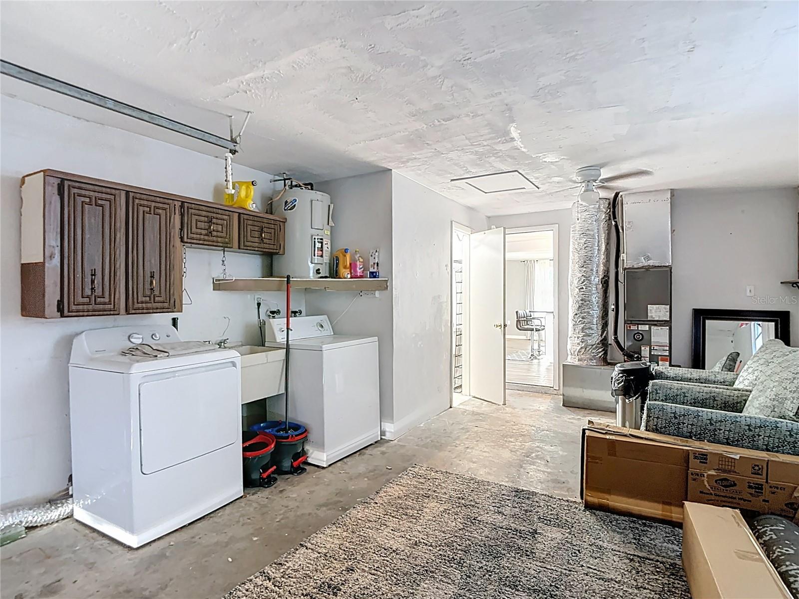 4077 RAMONA DR