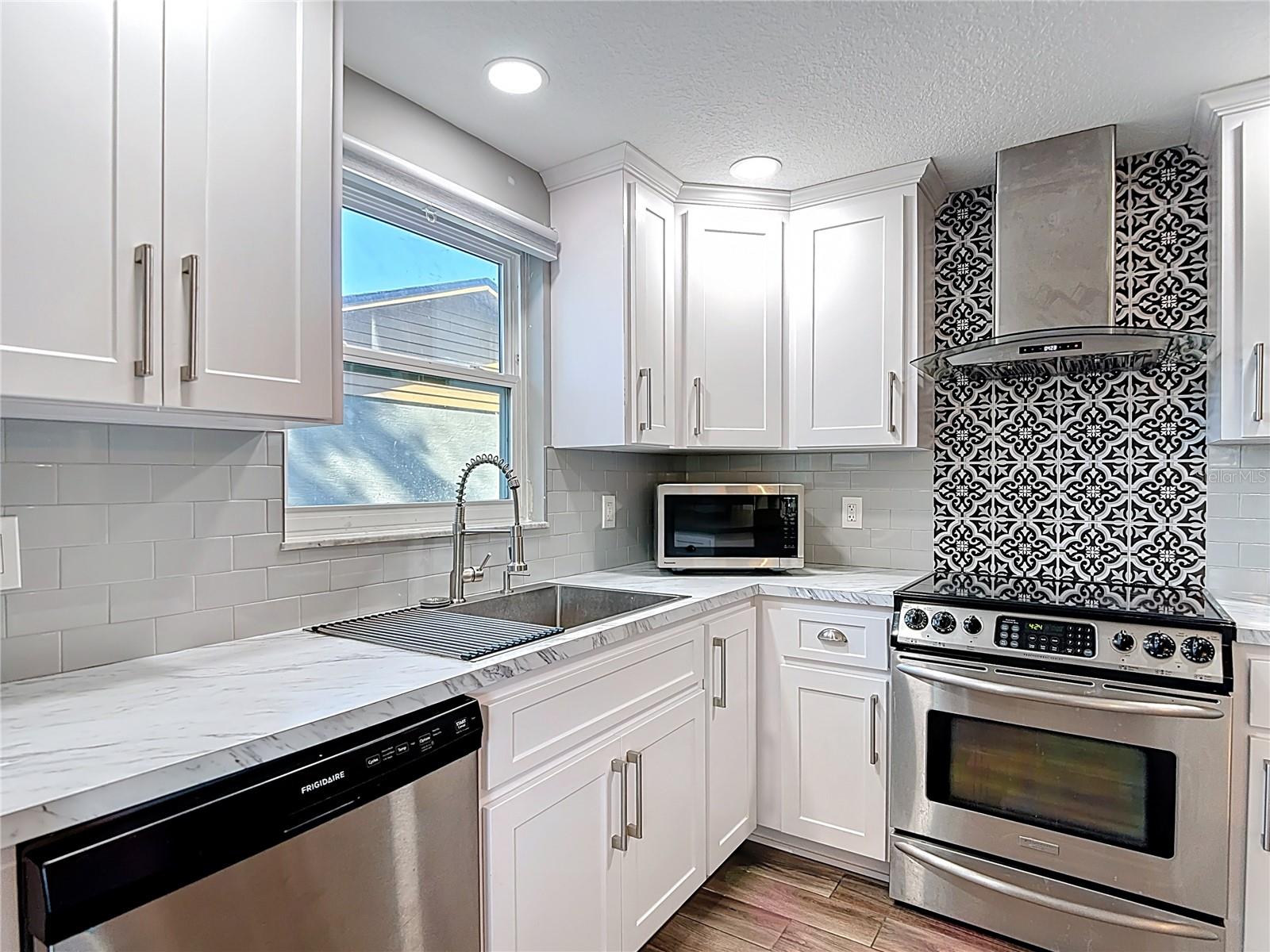 4077 RAMONA DR