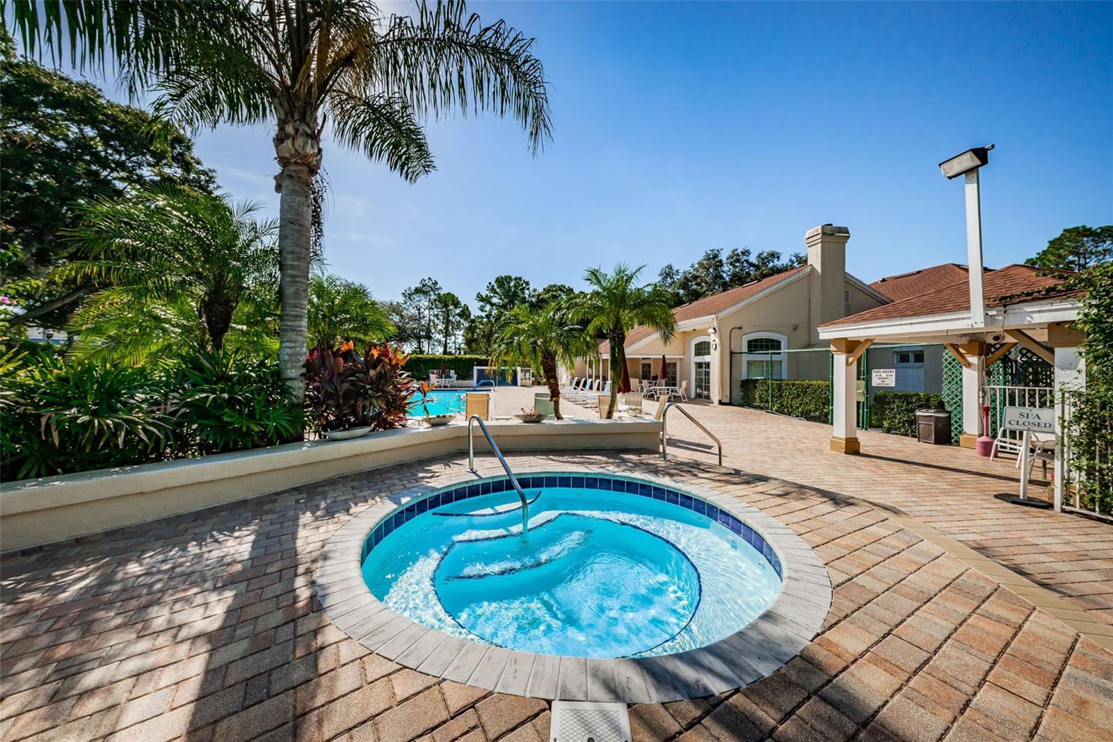 4233 NORTHAMPTON DR