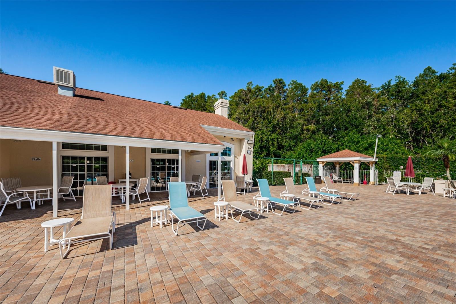 4233 NORTHAMPTON DR