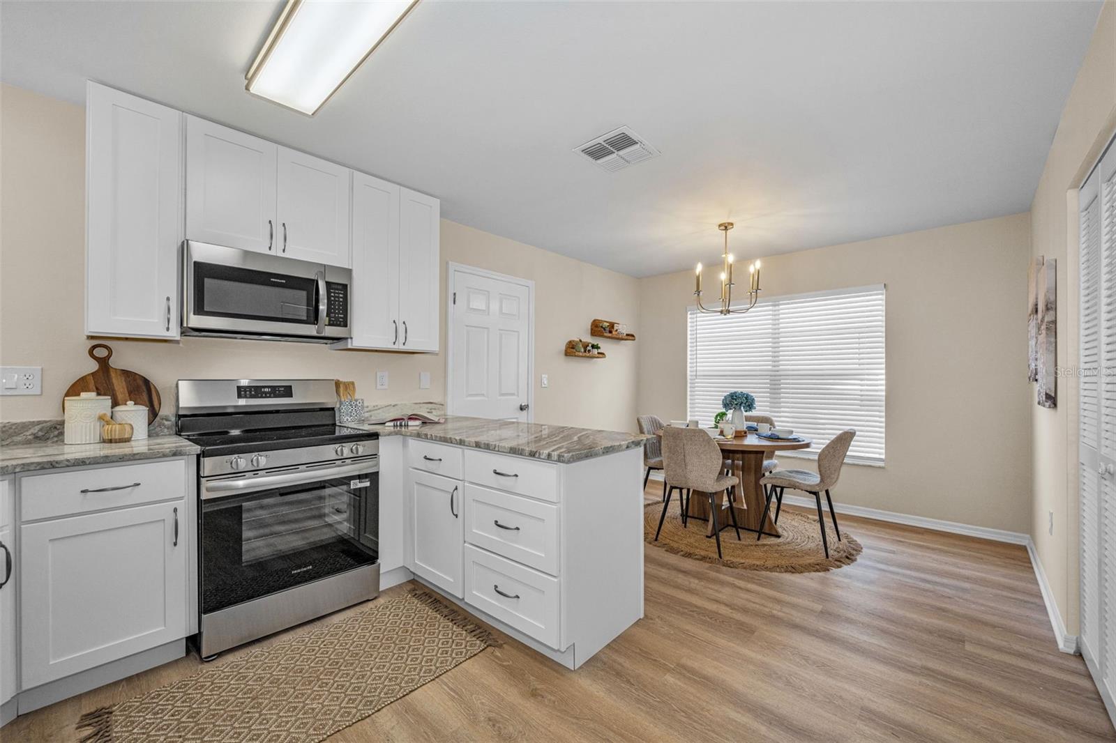 4233 NORTHAMPTON DR