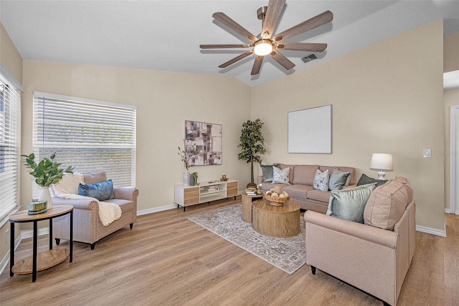 4233 NORTHAMPTON DR