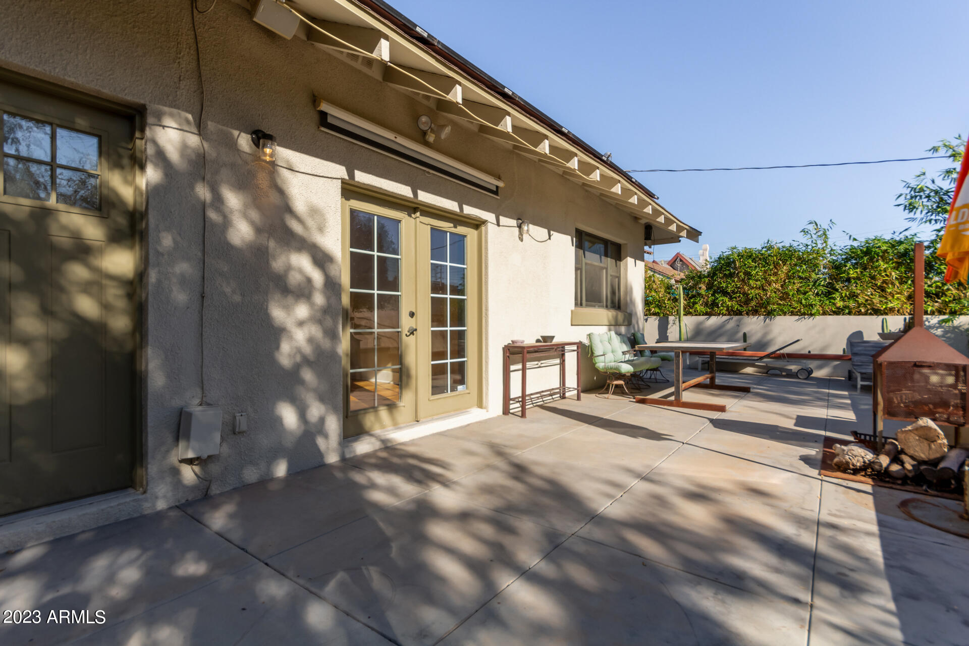 319 W WILLETTA Street