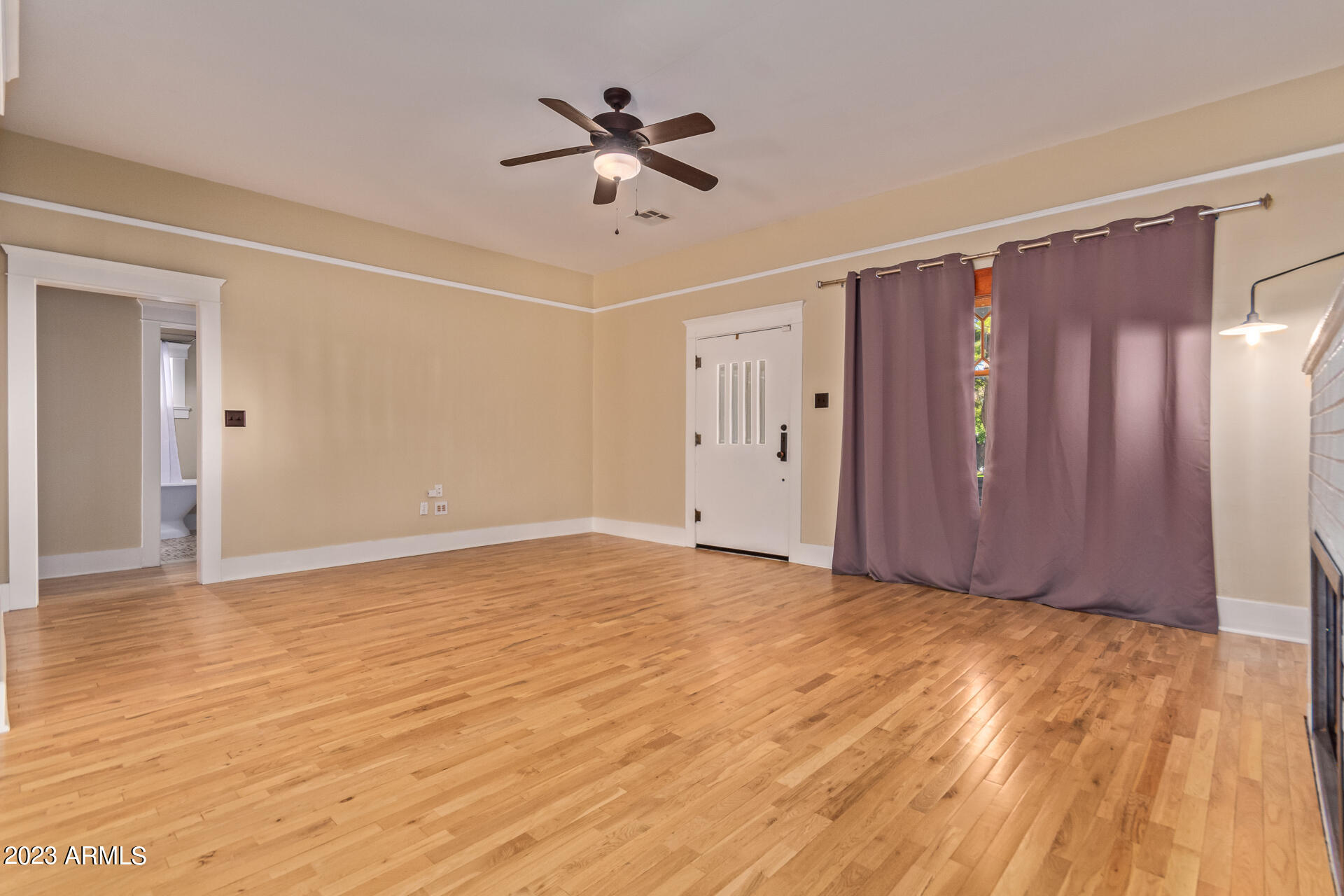 319 W WILLETTA Street