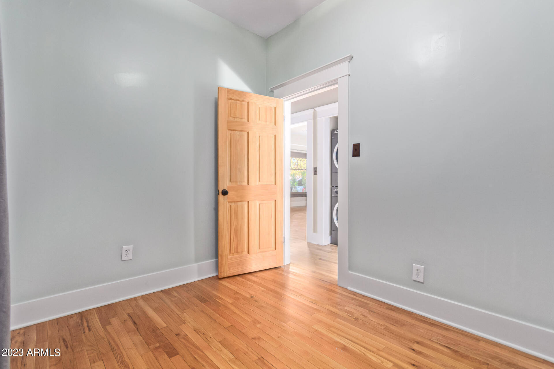 319 W WILLETTA Street