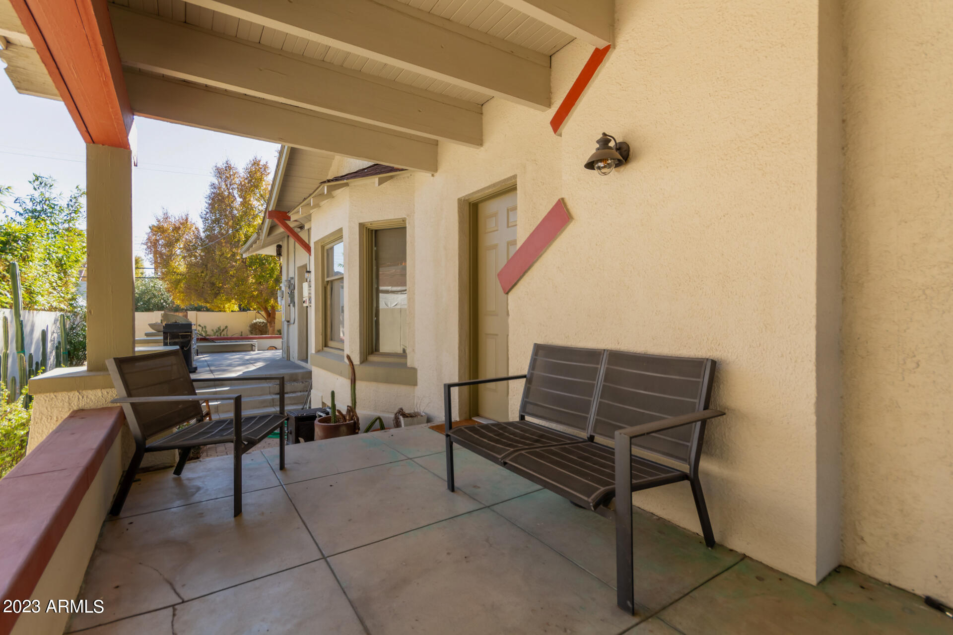 319 W WILLETTA Street