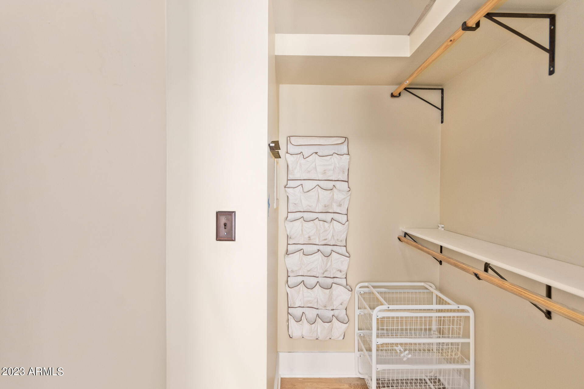 319 W WILLETTA Street