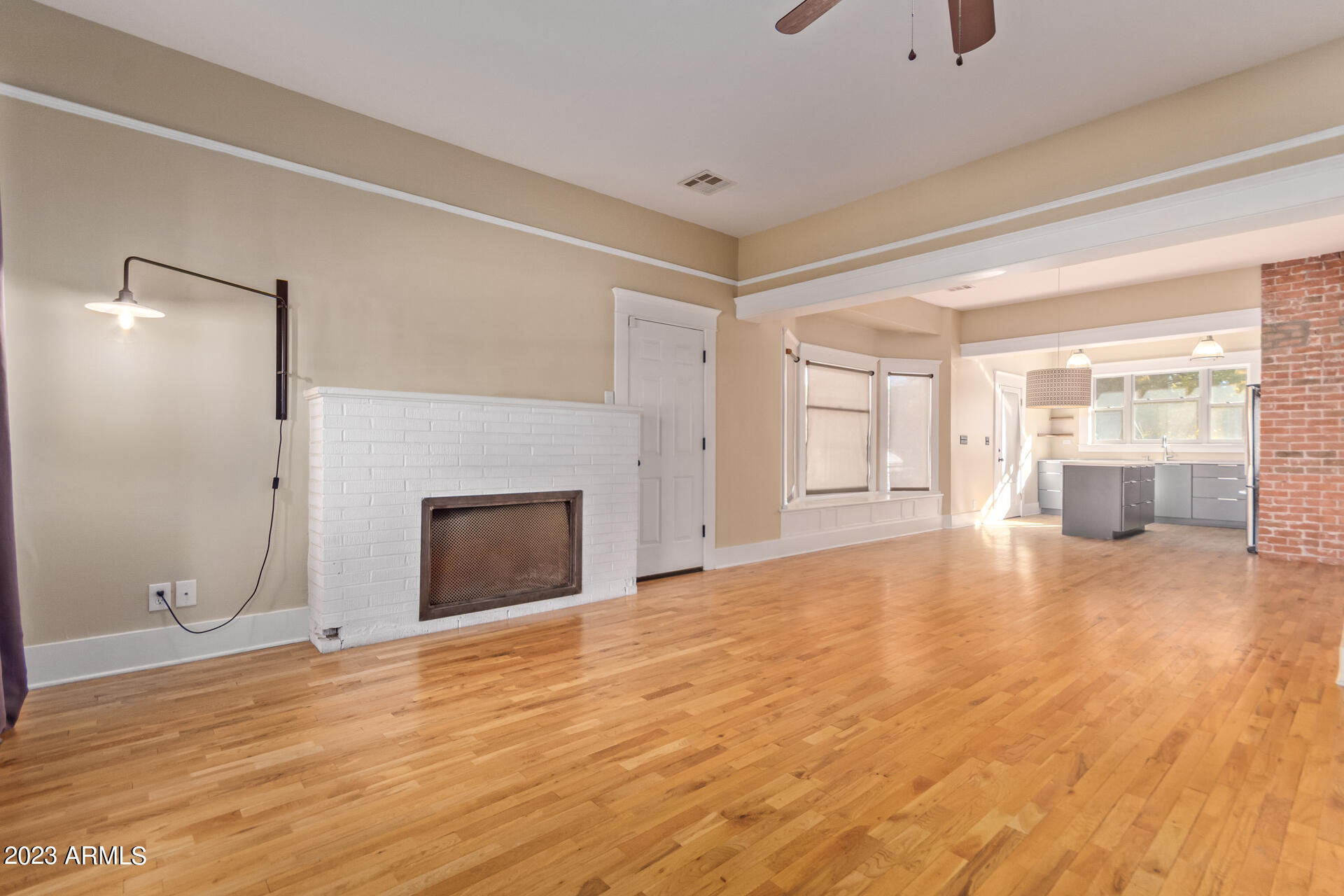 319 W WILLETTA Street