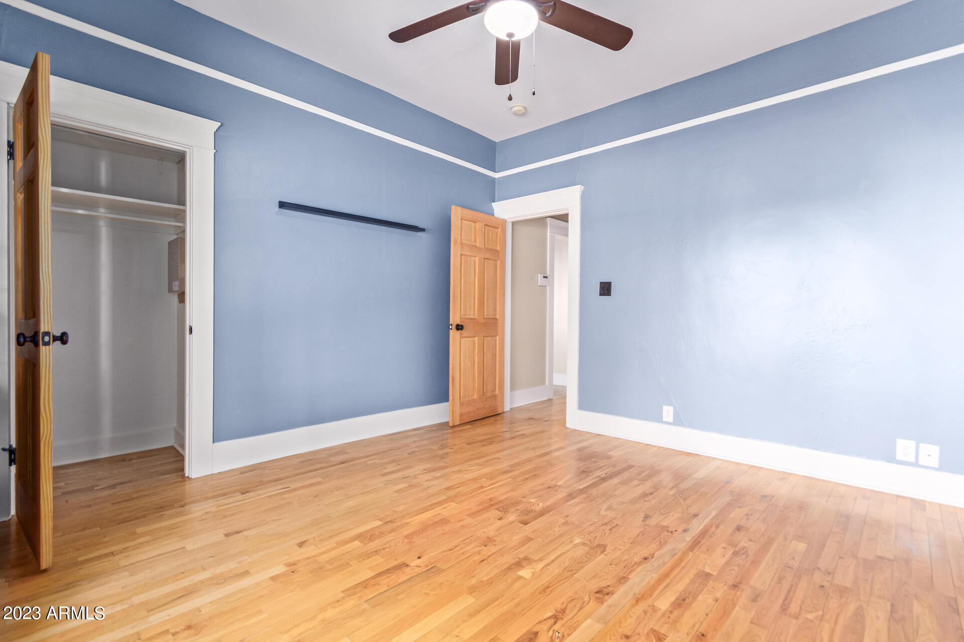 319 W WILLETTA Street